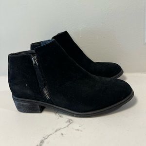 Blondo waterproof ankle booties size 9